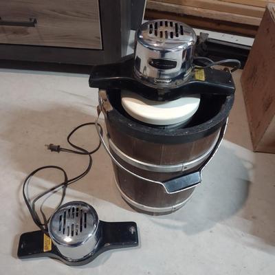ELECTRIC ICE CREAM MAKER