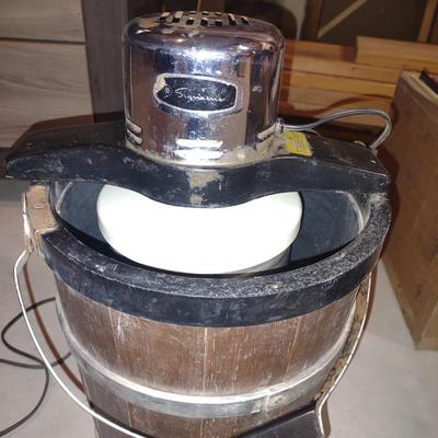 ELECTRIC ICE CREAM MAKER