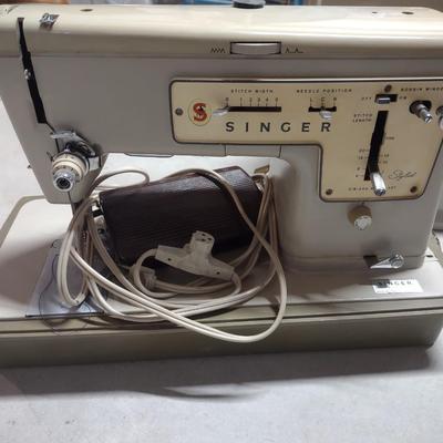 SINGER STYLIST ZIG ZAG SEWING MACHINE