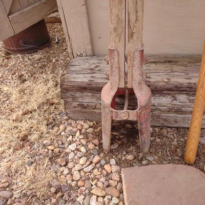 YARD TOOLS AND TOMATO CAGES