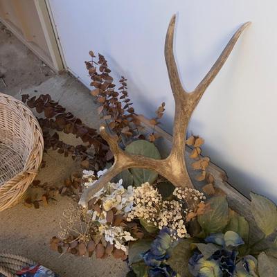UNIQUE HOME DECOR MADE FROM ANTLERS AND ROPES