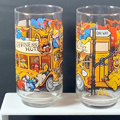 LOT 50: Collection of 8 McDonalds 1981 The Great Muppet Caper Collectable Glasses