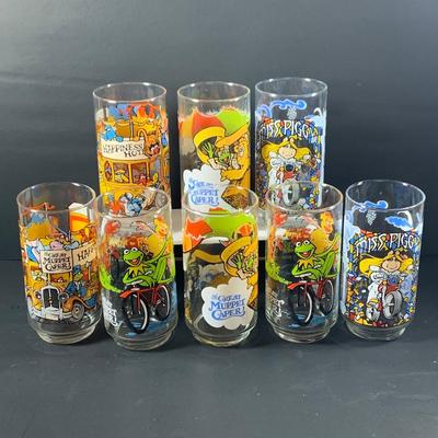 LOT 50: Collection of 8 McDonalds 1981 The Great Muppet Caper Collectable Glasses