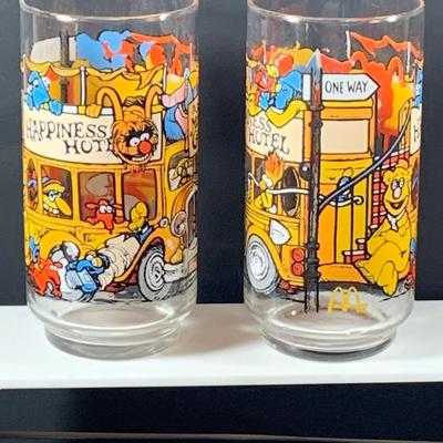 LOT 50: Collection of 8 McDonalds 1981 The Great Muppet Caper Collectable Glasses