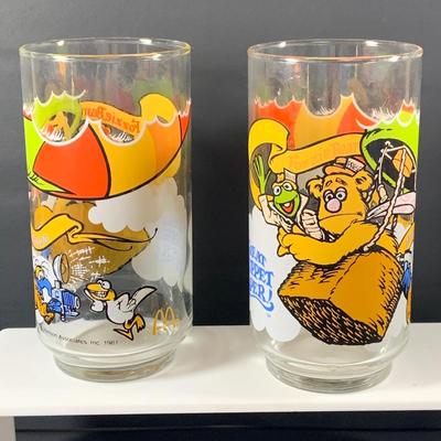 LOT 50: Collection of 8 McDonalds 1981 The Great Muppet Caper Collectable Glasses