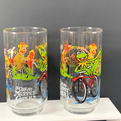 LOT 50: Collection of 8 McDonalds 1981 The Great Muppet Caper Collectable Glasses
