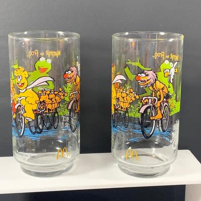 LOT 50: Collection of 8 McDonalds 1981 The Great Muppet Caper Collectable Glasses