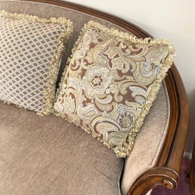 LOT 55: Schnadig International Corporation Upholstered Sofa and Four Accent Pillows