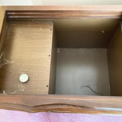 LOT 60: Vintage Magnavox Astro Sonic Solid State Stereo High Fidelity