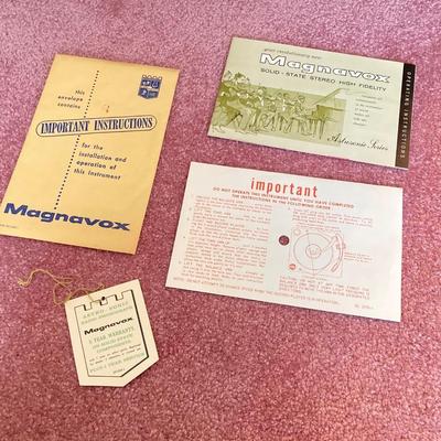 LOT 60: Vintage Magnavox Astro Sonic Solid State Stereo High Fidelity