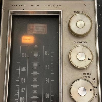 LOT 60: Vintage Magnavox Astro Sonic Solid State Stereo High Fidelity