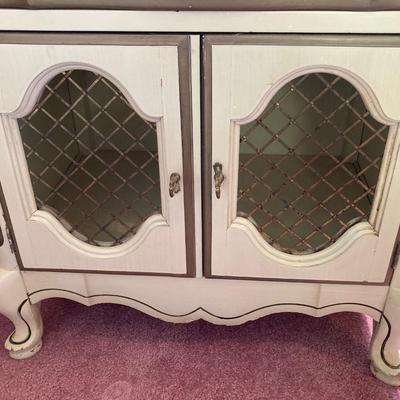 LOT 72: Vintage Bassett Furniture Industries, Inc. Five Piece Deauville White Provincial Bedroom Set