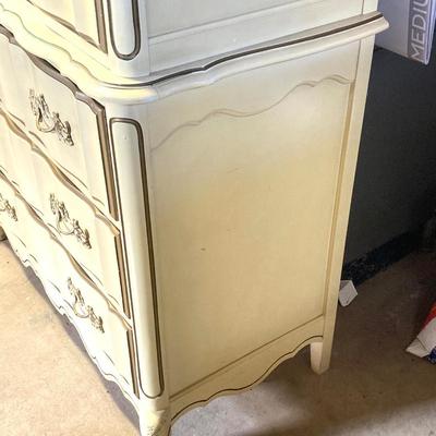 LOT 72: Vintage Bassett Furniture Industries, Inc. Five Piece Deauville White Provincial Bedroom Set