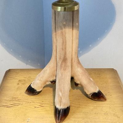 LOT 75: Vintage Deer Hoof / Leg Table Lamp