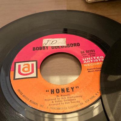 LOT 78: Vintage Vinyl - Albums, Record Holder and 45s (Frank Sinatra, Beatles, Rolling Stones and More