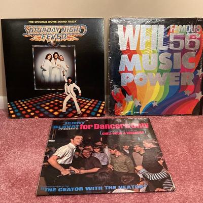 LOT 78: Vintage Vinyl - Albums, Record Holder and 45s (Frank Sinatra, Beatles, Rolling Stones and More