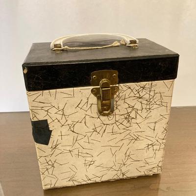 LOT 78: Vintage Vinyl - Albums, Record Holder and 45s (Frank Sinatra, Beatles, Rolling Stones and More