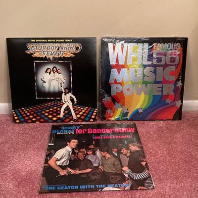 LOT 78: Vintage Vinyl - Albums, Record Holder and 45s (Frank Sinatra, Beatles, Rolling Stones and More