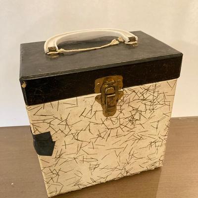 LOT 78: Vintage Vinyl - Albums, Record Holder and 45s (Frank Sinatra, Beatles, Rolling Stones and More