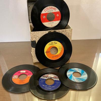 LOT 78: Vintage Vinyl - Albums, Record Holder and 45s (Frank Sinatra, Beatles, Rolling Stones and More