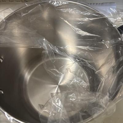 LOT 83: Farberware 11-qt Stockpot, George Forman Grill & Epicurious Teapot