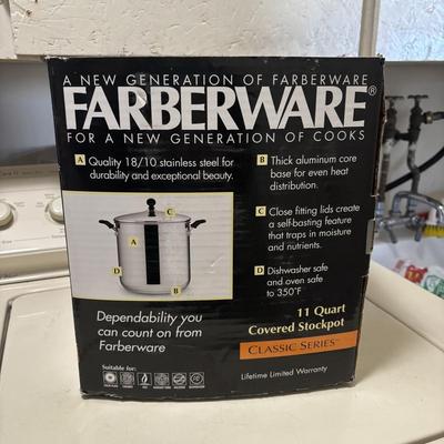 LOT 83: Farberware 11-qt Stockpot, George Forman Grill & Epicurious Teapot