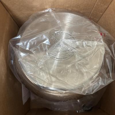 LOT 83: Farberware 11-qt Stockpot, George Forman Grill & Epicurious Teapot