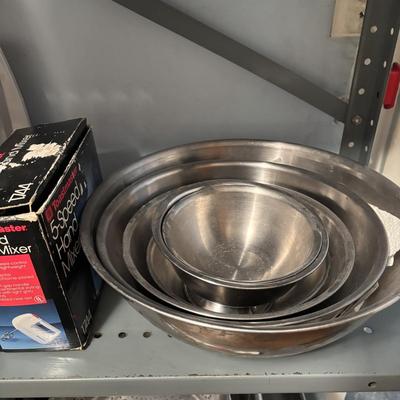 LOT 84: Pantry Shelf Lot: Rubbermaid, Tupperware, Metal Bowls, Stainless Steel Buffet/Serving Trays & More