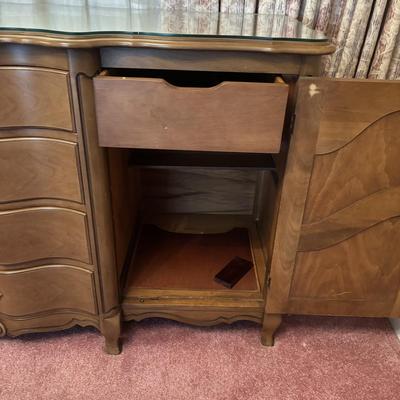 LOT 87: Vintage Dining Room Set: Table w/6 Chairs China Cabinet & Buffet/Server