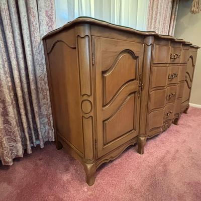 LOT 87: Vintage Dining Room Set: Table w/6 Chairs China Cabinet & Buffet/Server