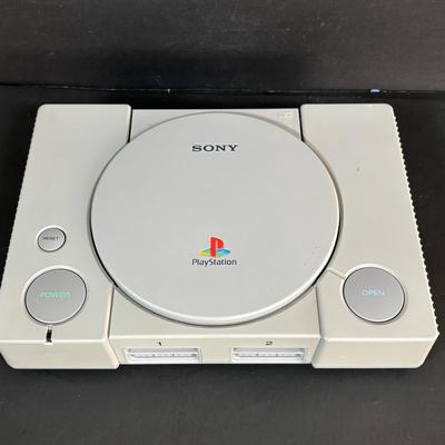 LOT 90: Sony PlayStation SCPH-7001 w/2 Controllers, Memory Card & Cords/Adaptors