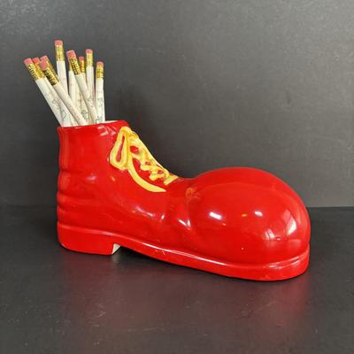 LOT 96: RARE Ronald McDonald's Red Shoe Ceramic Planter, 1988 Mac Tonight Piano, 2000 & 2002 Worldwide Convention Hinged...