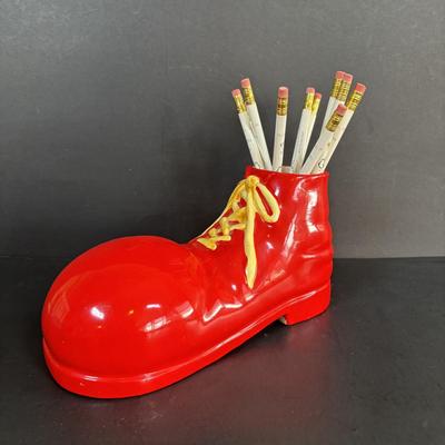 LOT 96: RARE Ronald McDonald's Red Shoe Ceramic Planter, 1988 Mac Tonight Piano, 2000 & 2002 Worldwide Convention Hinged...