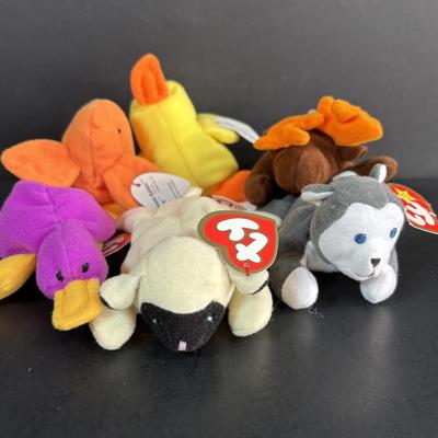 LOT 104: McDonalds 1988 Muppet Babies Fozzie Bear, Miss Piggy, Kermit Plushes, NIP Happy Meal Winnie the Pooh Toys 1-8 and More