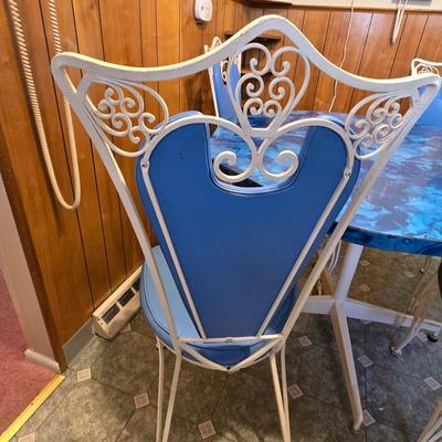 LOT 109: MCM Kitchen Table w/4 Chairs