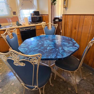 LOT 109: MCM Kitchen Table w/4 Chairs