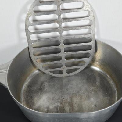 LOT 110: Vintage Magnalite Aluminum Classic Oval Roaster & Vintage Aluminum Saucepan w/Lid