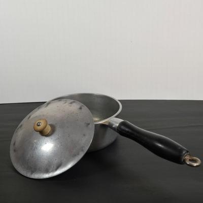 LOT 110: Vintage Magnalite Aluminum Classic Oval Roaster & Vintage Aluminum Saucepan w/Lid