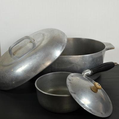 LOT 110: Vintage Magnalite Aluminum Classic Oval Roaster & Vintage Aluminum Saucepan w/Lid
