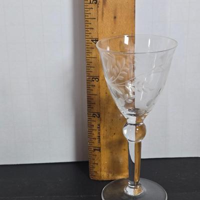 LOT 112: Crystal Wine Decanter, Vintage 1950s Pennsylvania Railroad GG1 Roly Poly Glasses, Schmitt Sohne Liqueur Glasses, Lo Ball...