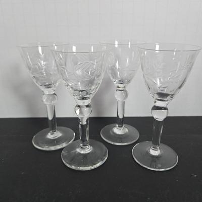 LOT 112: Crystal Wine Decanter, Vintage 1950s Pennsylvania Railroad GG1 Roly Poly Glasses, Schmitt Sohne Liqueur Glasses, Lo Ball...