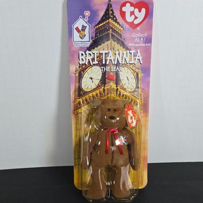 LOT 116: Complete Set of McDonald's Charities TY BEANIES, Incomplete Sets of POLLY POCKET, STRAWBERRY SHORTCAKE, BUILD-A-BEAR, &...