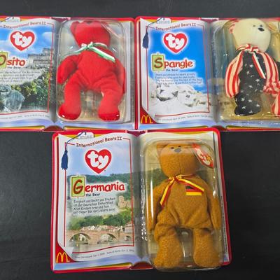 LOT 124: All in Unopened Original Packing; Complete Set of TY BEANIES and Complete Set of RETURN TO NEVERLAND Happy Meal Toys