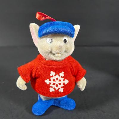 LOT 130: McDonald's OLIVER & COMPANY, CINDERELLA'S MICE, & RESCUERS DOWN UNDER Ornaments & Disney Tins