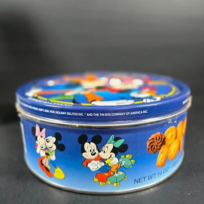 LOT 130: McDonald's OLIVER & COMPANY, CINDERELLA'S MICE, & RESCUERS DOWN UNDER Ornaments & Disney Tins