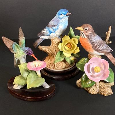 LOT 163: Collection of Andrea / Andrea by Sadek Porcelain Bird Figurines