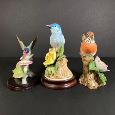 LOT 163: Collection of Andrea / Andrea by Sadek Porcelain Bird Figurines