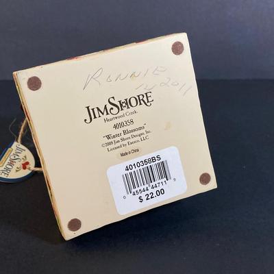 LOT 165: Jim Shore "Winter Blossoms", Willow Tree Pair of "Beautiful Wishes", "Angel of Kindness",...