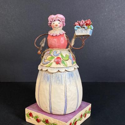 LOT 165: Jim Shore "Winter Blossoms", Willow Tree Pair of "Beautiful Wishes", "Angel of Kindness",...