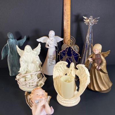 LOT 175: Collection of Vintage Angels - Lighted, Musical and More